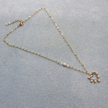 Charger l&#39;image dans la galerie, Collier doré Coeur Perle d&#39;Eau douce et Cristal de roche
